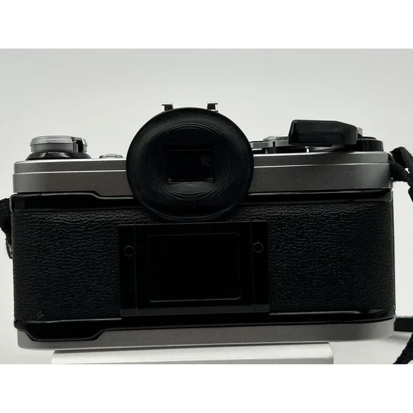 Canon AE-1 35mm SLR Film Camera w/ 50mm f1.8 S.C. & 80-200 mm 1:3.9 Lens-Manuals - Picture 6 of 13